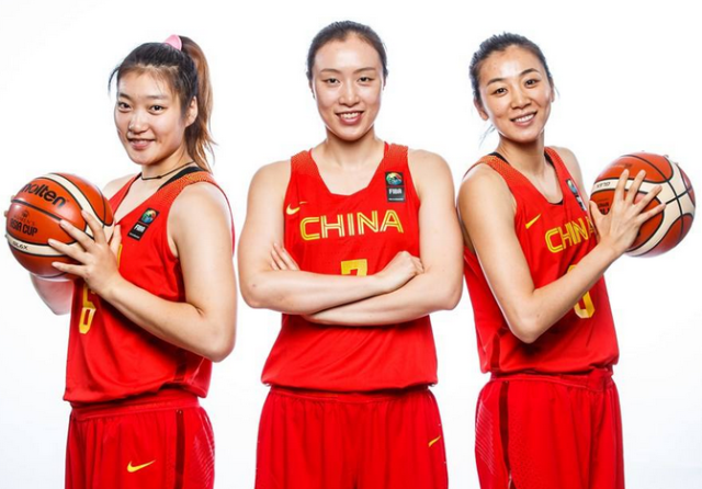 女篮世界杯,中国女篮12人大阅兵,内线双塔强势出击