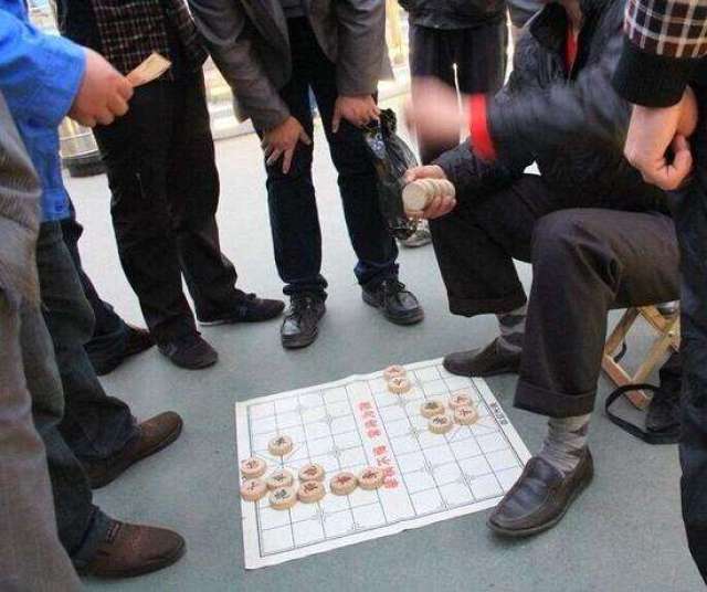 别侥幸，街头象棋路边摊残局赢不了