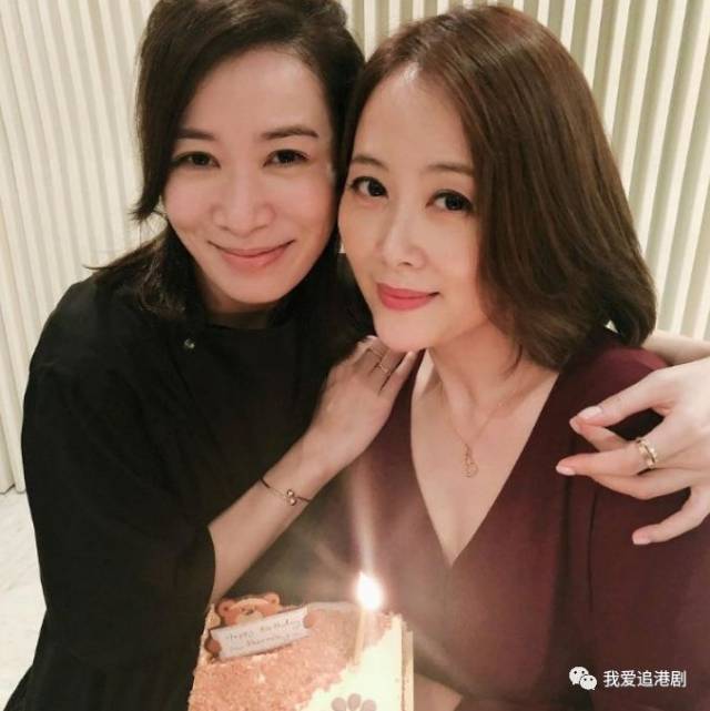 tvb"嫦娥"45岁生日,佘诗曼,汤盈盈争相脸贴脸合照,被赞美到爆!