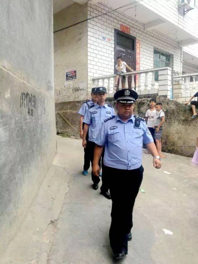 "双节我在岗 忠诚保平安"通山公安民警中秋国庆坚守岗位保平安