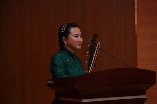 内蒙古艺术学院安达民族音乐传承创新与传播中心揭牌暨乌兰牧骑班开班仪式隆重举行