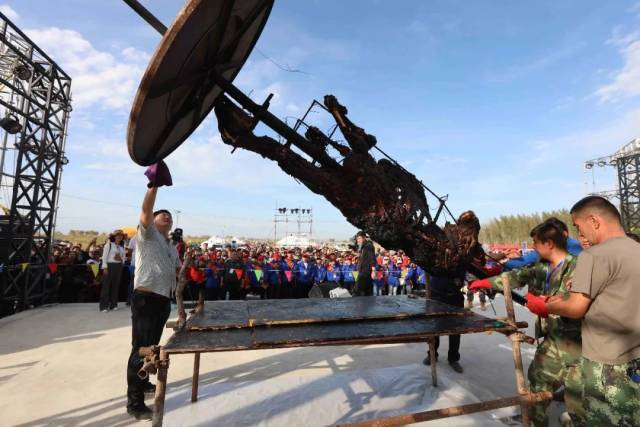 震撼！精河县举办首届木特塔尔沙漠文化旅游节