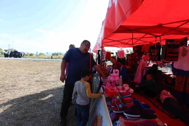 震撼！精河县举办首届木特塔尔沙漠文化旅游节