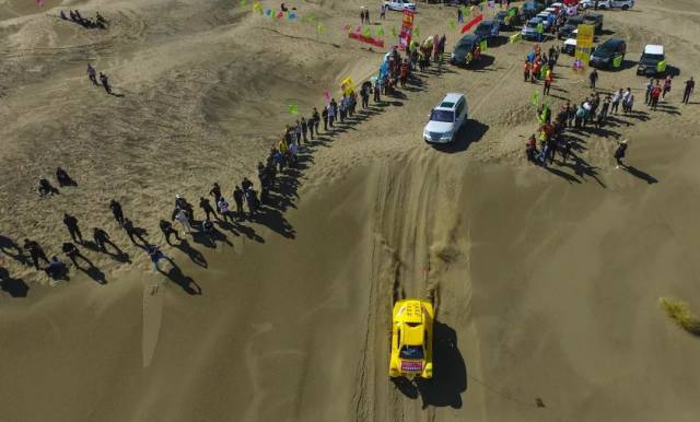 震撼！精河县举办首届木特塔尔沙漠文化旅游节