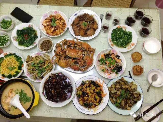 我大徒弟家的中秋家宴,浓浓的妈妈的味道.