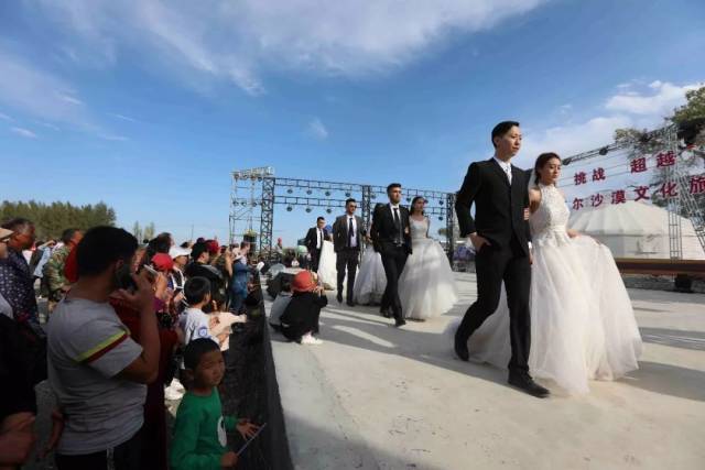 震撼！精河县举办首届木特塔尔沙漠文化旅游节