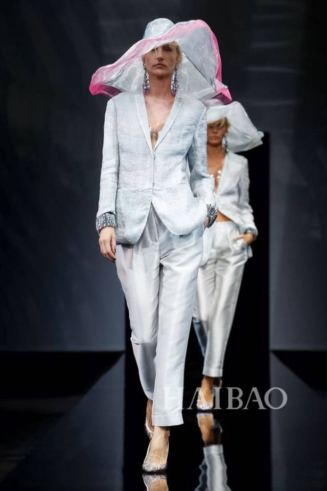 乔治·阿玛尼(giorgio armani 2019春夏时装秀,海报带你亲临2019