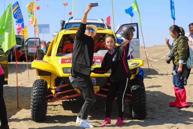 震撼！精河县举办首届木特塔尔沙漠文化旅游节