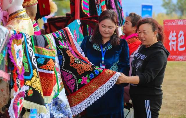 震撼！精河县举办首届木特塔尔沙漠文化旅游节