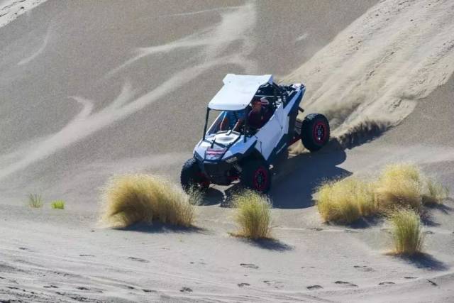 震撼！精河县举办首届木特塔尔沙漠文化旅游节
