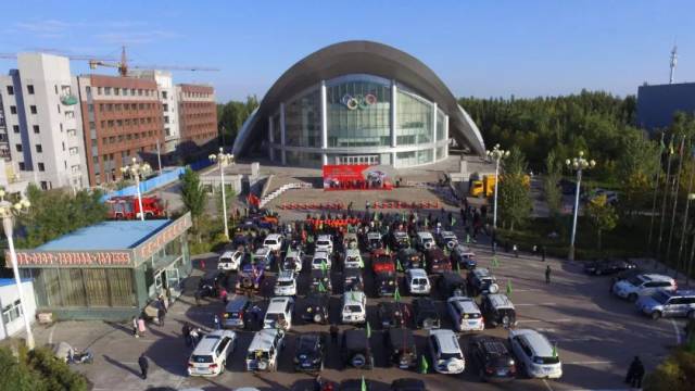 震撼！精河县举办首届木特塔尔沙漠文化旅游节