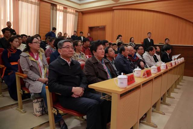 内蒙古艺术学院安达民族音乐传承创新与传播中心揭牌暨乌兰牧骑班开班仪式隆重举行