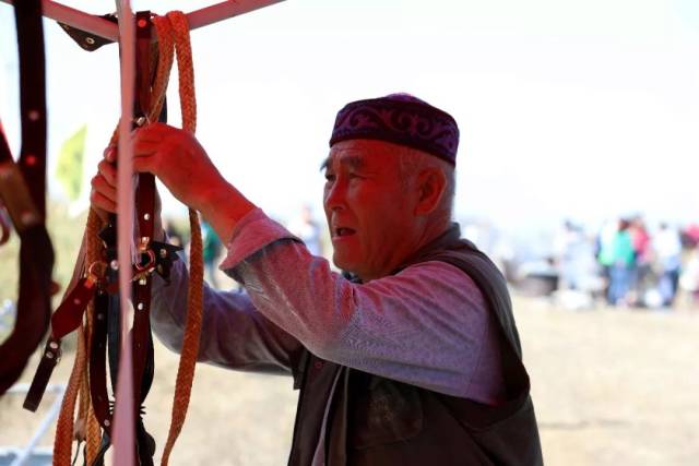 震撼！精河县举办首届木特塔尔沙漠文化旅游节