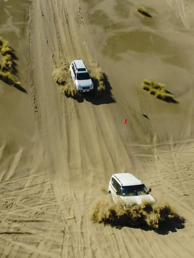 震撼！精河县举办首届木特塔尔沙漠文化旅游节