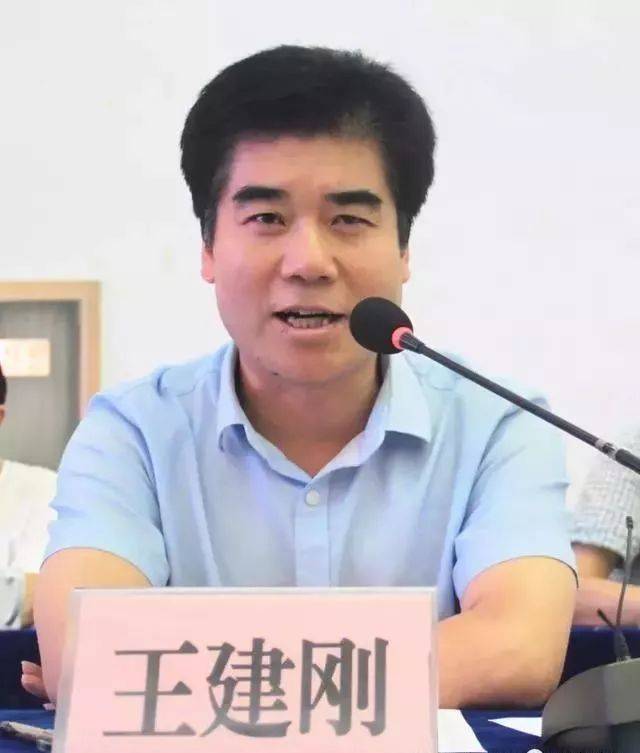 淅川县一高校长王建刚:敢担当,重在做!