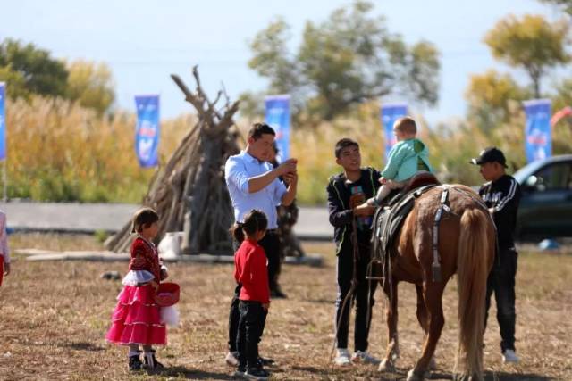 震撼！精河县举办首届木特塔尔沙漠文化旅游节