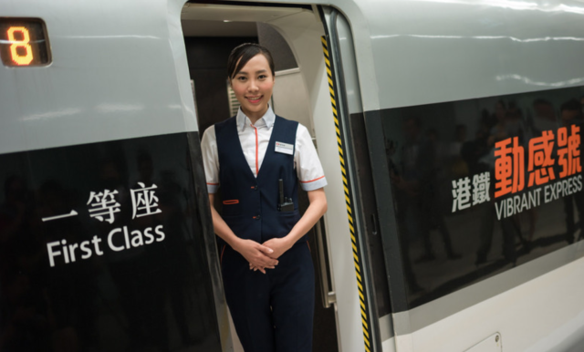 广深港高铁动感号动车组开拔到家了