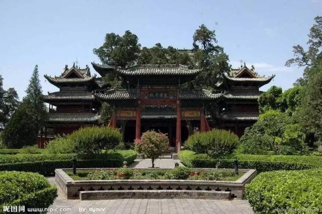 槛外青山排闼入;窗前绿水当湖看名胜联集之江苏(3