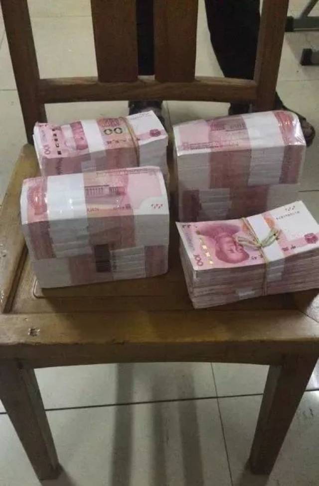 上海男子丢了35万现金,他不急,捡到现金的人却急得一夜未眠……咋回事