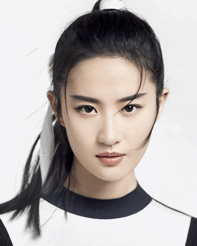 刘亦菲  并且剑眉的造型不仅古装吃香,现代妆容里也是