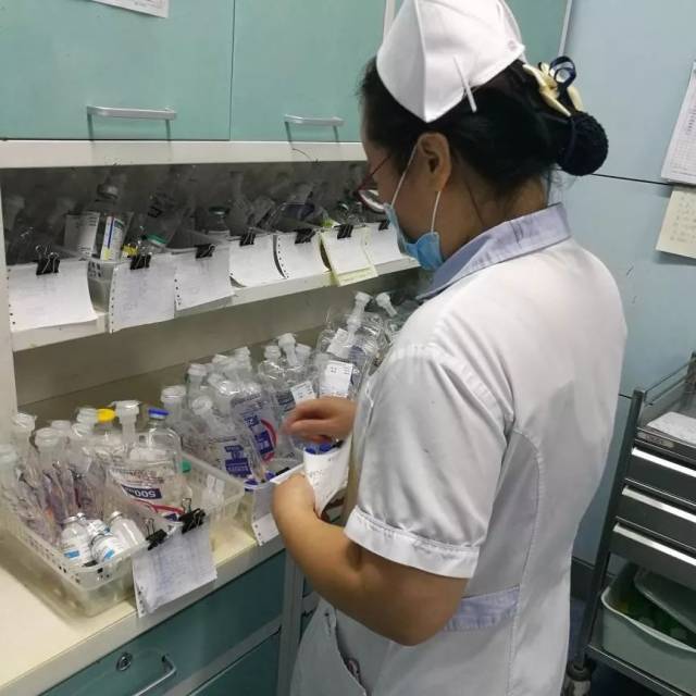 血液肿瘤科医师 沈洋 血液肿瘤科护士 张丽丽