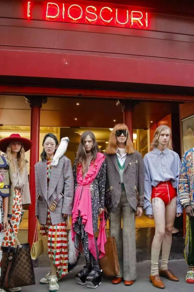 gucci 2019 春夏,在巴黎老夜店和小动物们一起来蹦迪