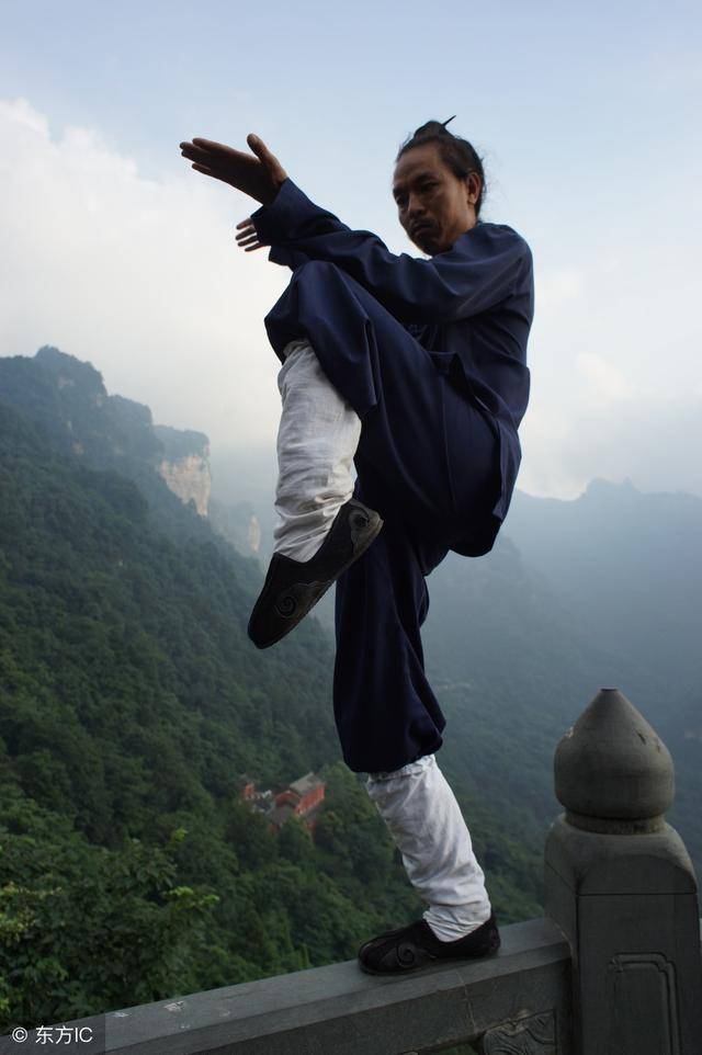 武当山道士下山为太极雷雷复仇,结果只持续7秒就发生了意外