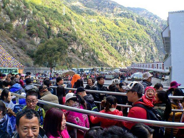 稻城亚丁的住宿价格那么吓人,为何游客还天天爆满?