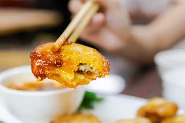 高管放弃铁饭碗,跑解放碑开传奇川菜馆,一开就