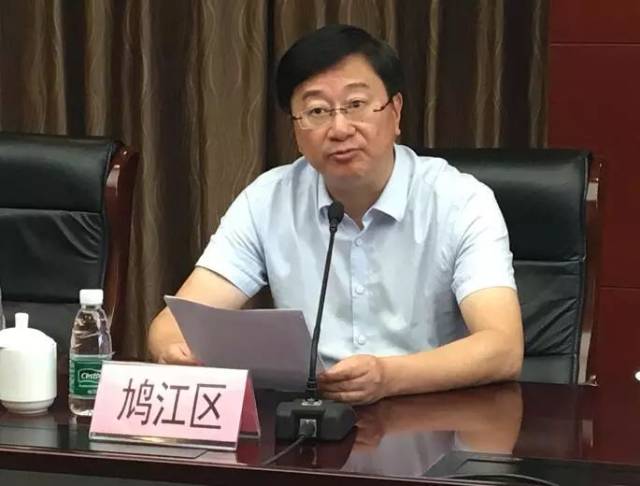 鸠江区区长方忠首先通报了自上次通气会后,鸠江区所做的工作主要工作