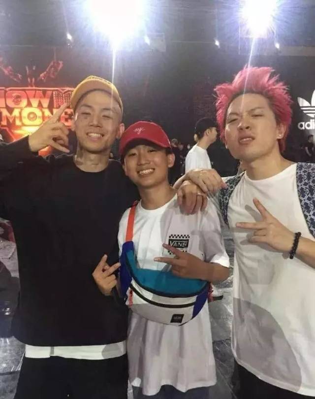 smtm777:"中国韩国中国,老子他妈来自中国!"点击欣赏15岁弟弟d.