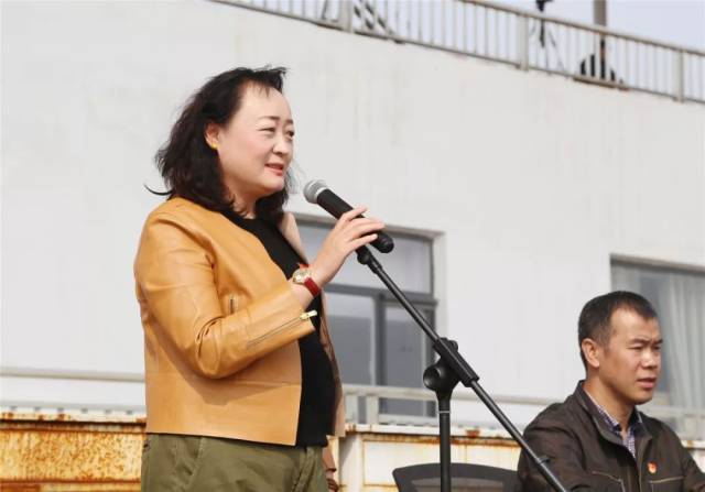 河北传媒学院举行2018级新生军训结训仪式暨开学典礼