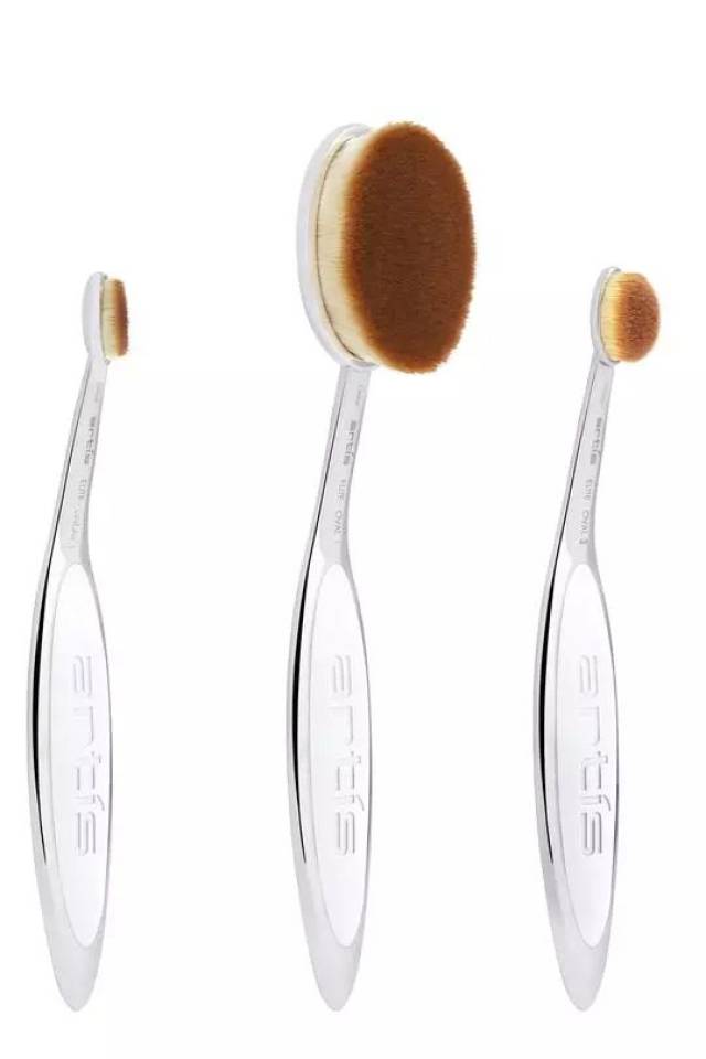 四年卖出100多万只高端化妆刷:Artis 如何用好