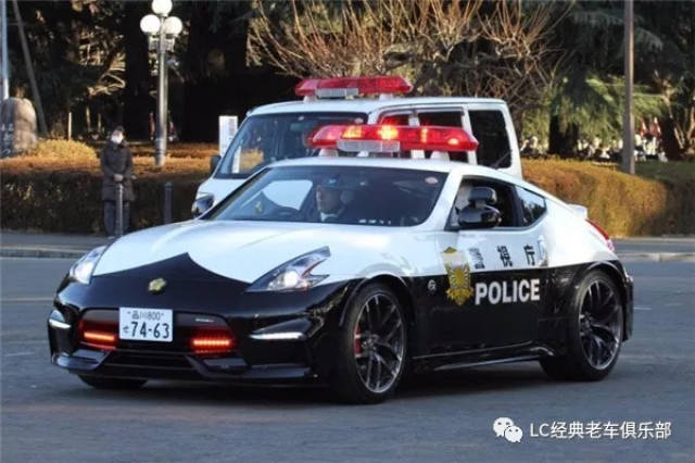 日本的警车长什么样?