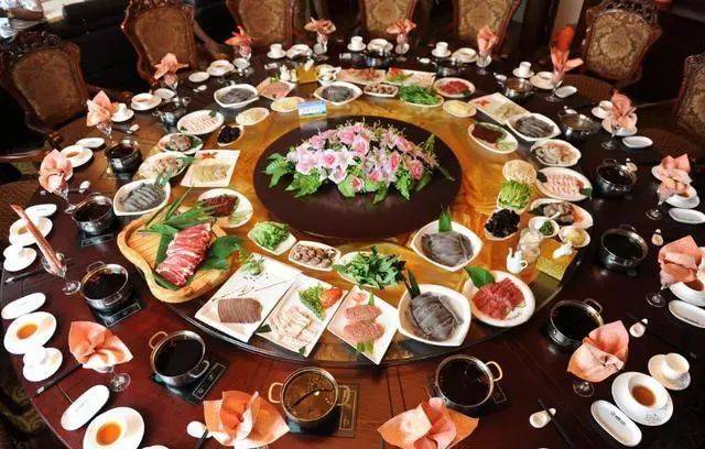 寻找城市的美食温度——秦皇岛经济技术开发区的快餐文化体验