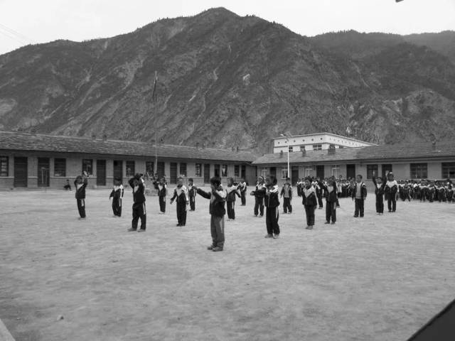 【纪念改革开放40周年】新旧照片对比,见证迭部各学校
