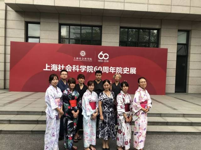 研究生会外联实践部陈鹏宇同学还带领鹿儿岛大学同学参观了上社(分部)