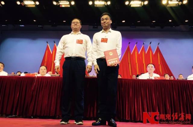 蒲鹏程当选顺庆区人民政府区长