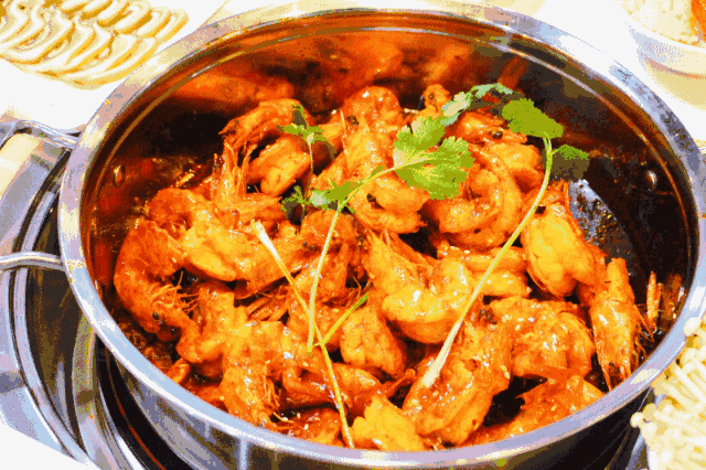 章丘一龙虾店被爆出用的龙虾全