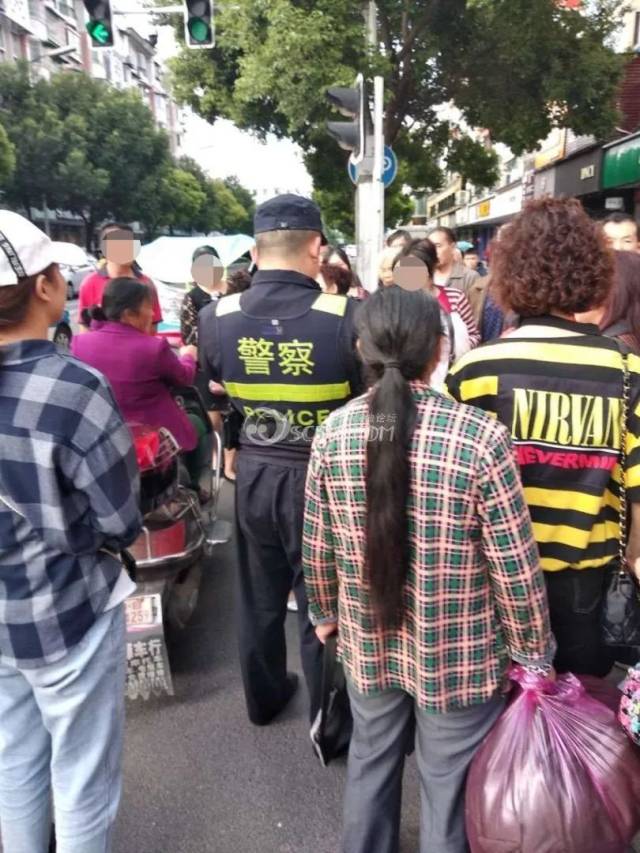 江油街头抓"女骗子"引关注,警方回应:带走调查!