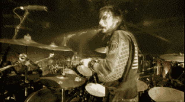 美国大牌金属乐队slipknot鼓手——joey jordison,暴戾的恶鬼【附鼓谱