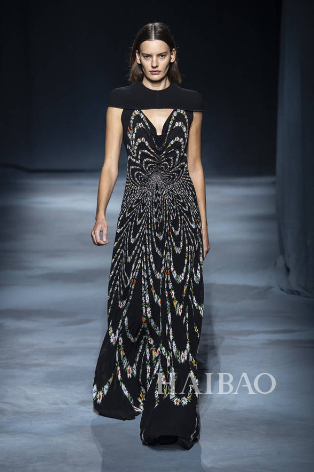 新优雅主义纪梵希givenchy2019春夏女装秀海报网带你亲临2019春夏巴黎