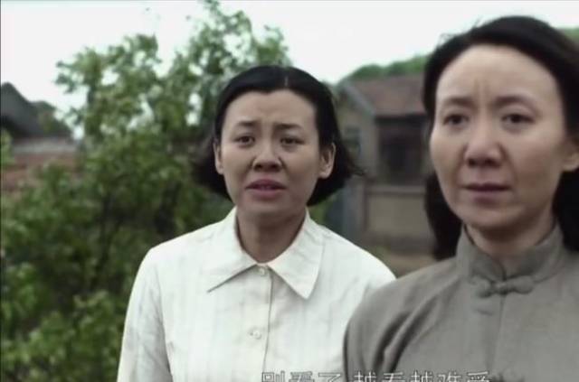 父母爱情:一个背影,透出了母亲张桂英对远去儿子的牵挂