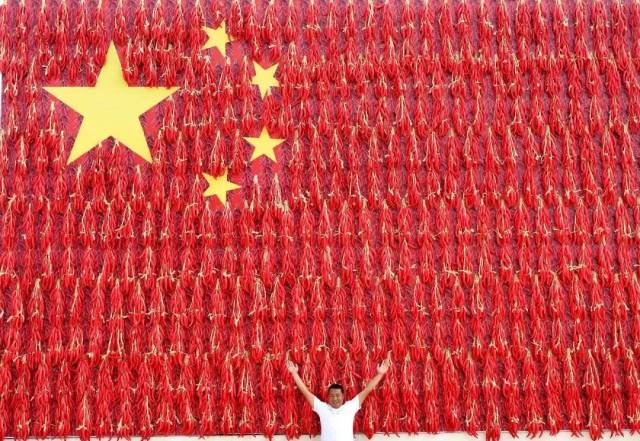 我爱你,中国!我爱你,五星红旗!今早天安门广场的升旗仪式来了!
