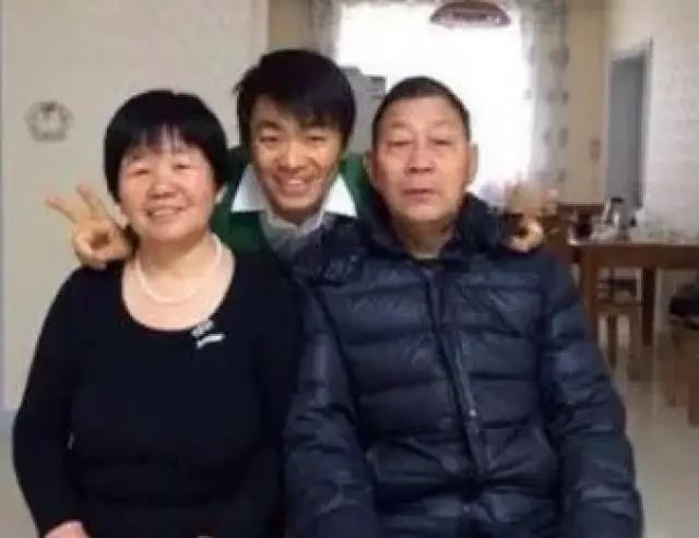 同是农村出身,王宝强与赵丽颖老家房子曝光,差