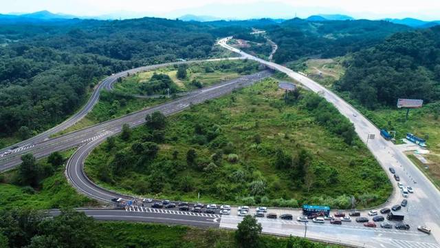 琼乐高速通车,通过这条"云端高速"去海南中部放肆high