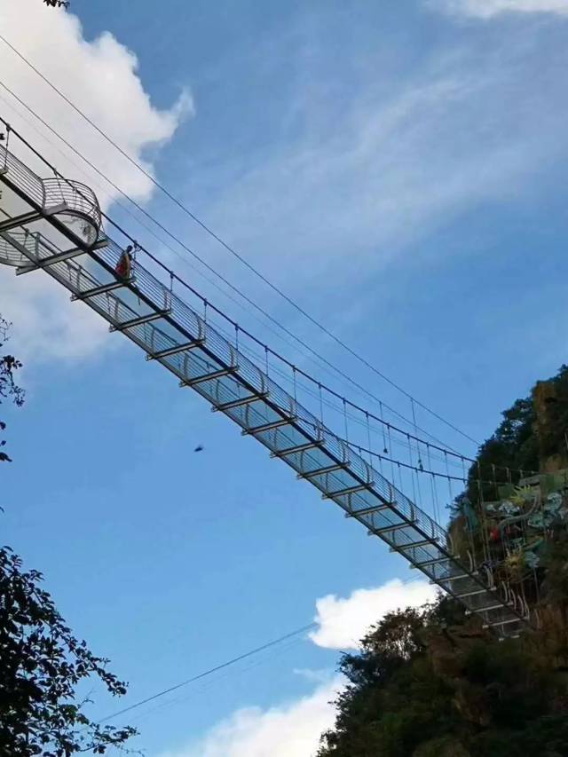 【国庆特惠游】 宁波五龙潭水景7d玻璃桥 玻璃栈道 浙东大竹海景区