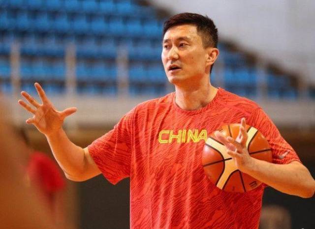 杜锋当教练被质疑,但当球员时是真的彪悍!超级数据堪比外援!