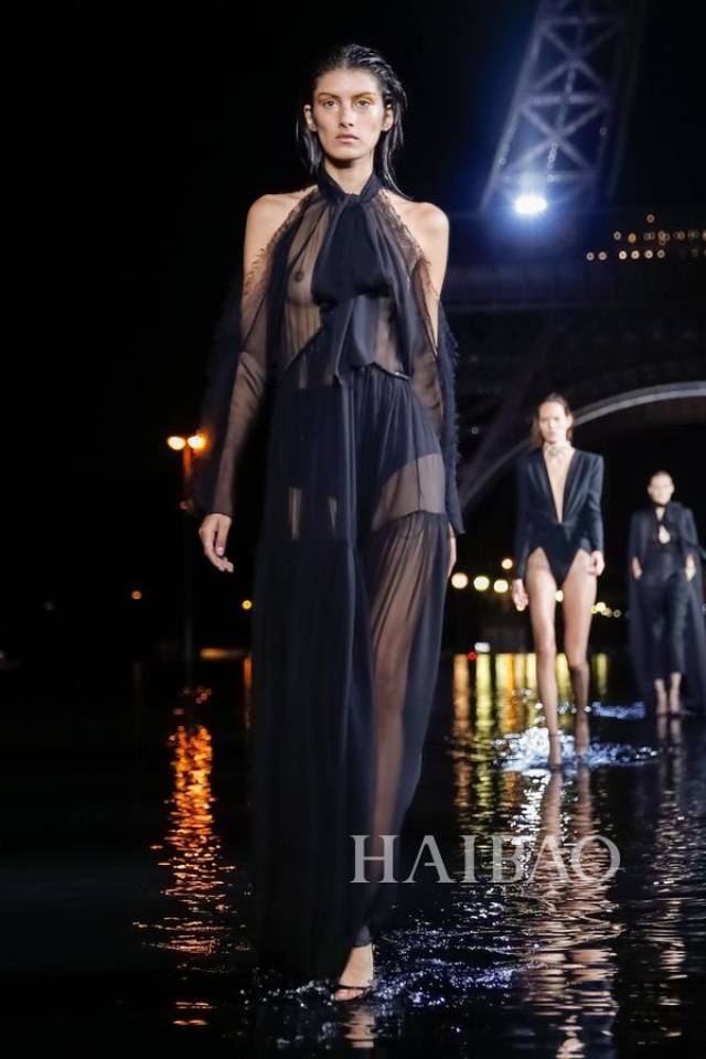 踏水而来的女特工圣罗兰saintlaurent2019春夏女装秀海报网带你回顾