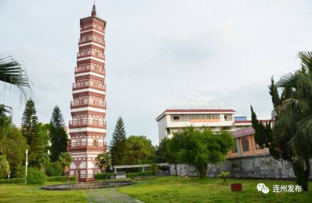 以城隍庙为校址,开办简易师范,后改称为城隍街小学,连州镇第四小学